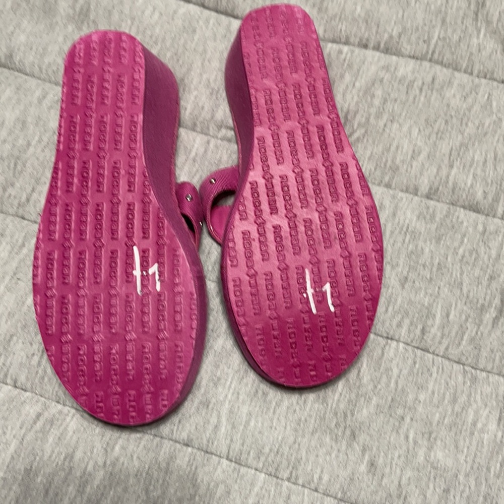 Sandals - Picture 2 of 3